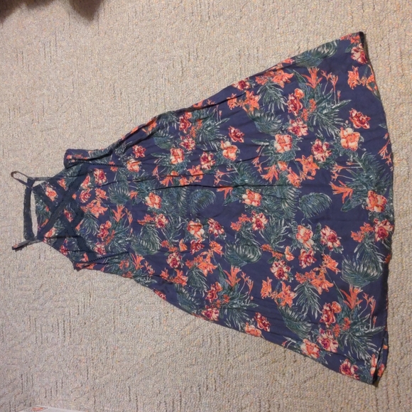 Roxy Dress - Picture 6 of 10